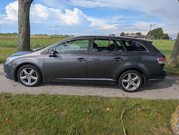 Toyota Avensis 4 of 7