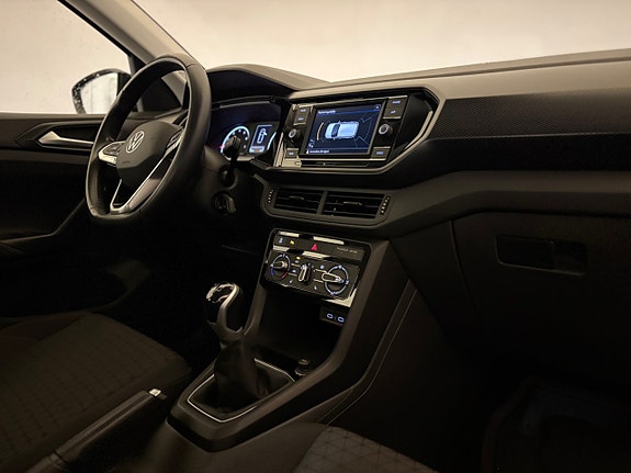 Volkswagen T-Cross 10 of 15