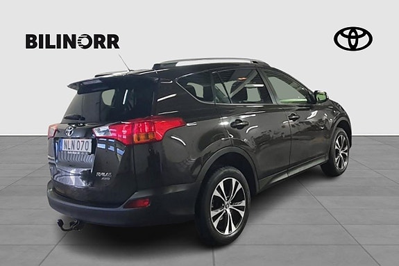 Toyota RAV4 6 of 22
