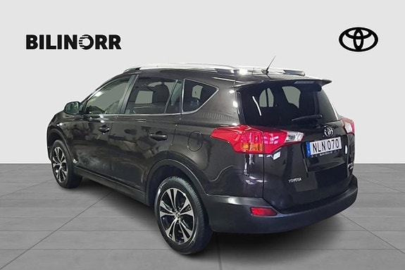 Toyota RAV4 3 of 22