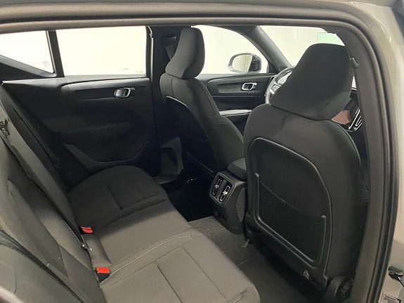 Volvo EX40 9 of 21