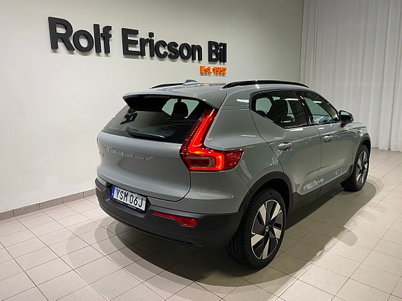 Volvo EX40 5 of 21