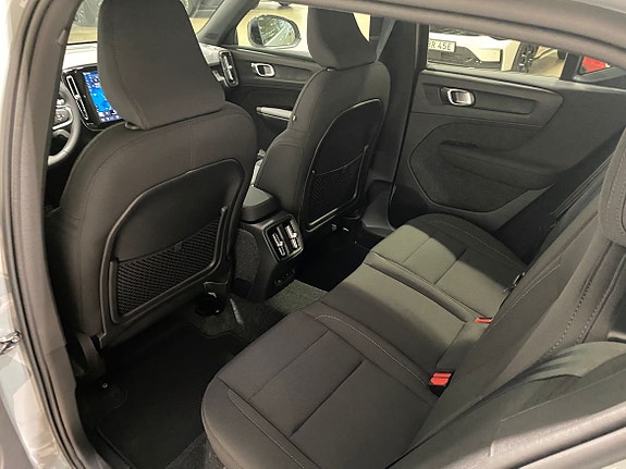 Volvo EX40 10 of 21