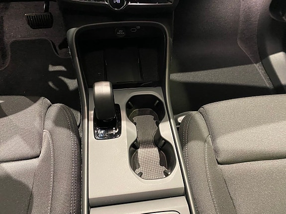 Volvo EX40 14 of 21
