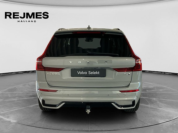 Volvo XC60 8 of 16
