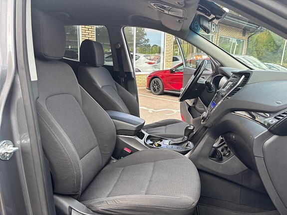 Hyundai Santa Fe 16 of 21
