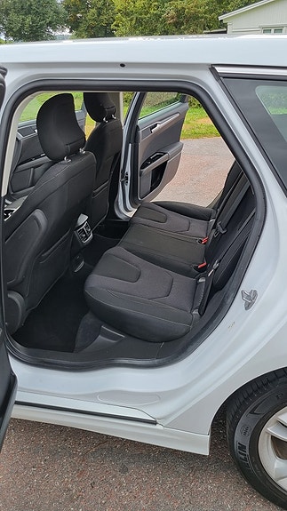 Ford Mondeo 14 of 25