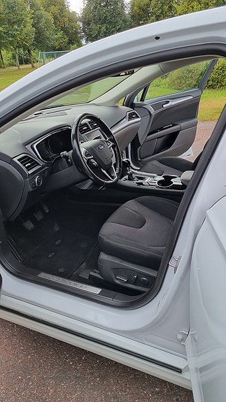 Ford Mondeo 11 of 25