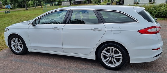 Ford Mondeo 20 of 25