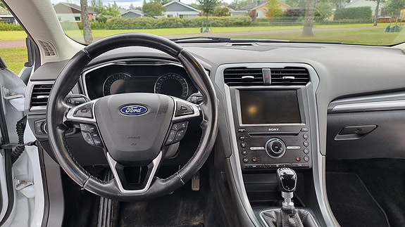 Ford Mondeo 15 of 25
