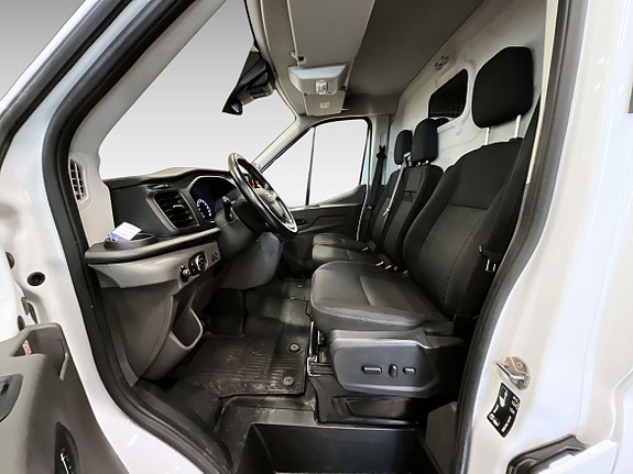 Ford Transit 9 of 13