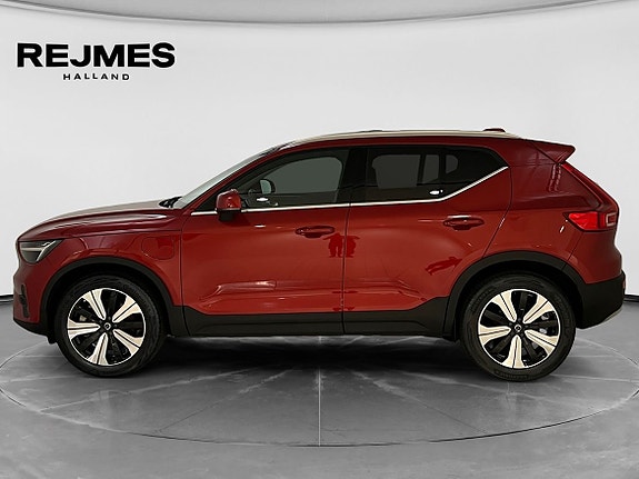 Volvo XC40 3 of 15