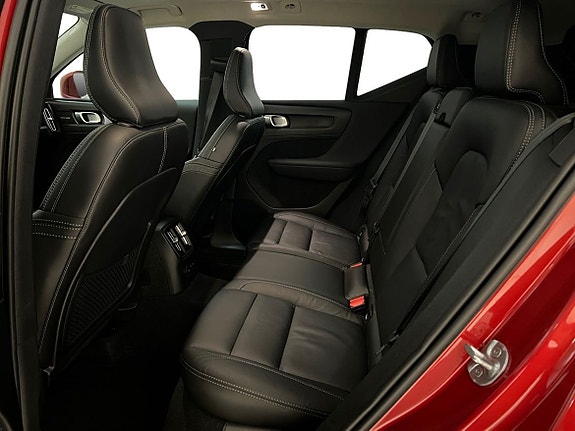 Volvo XC40 7 of 15