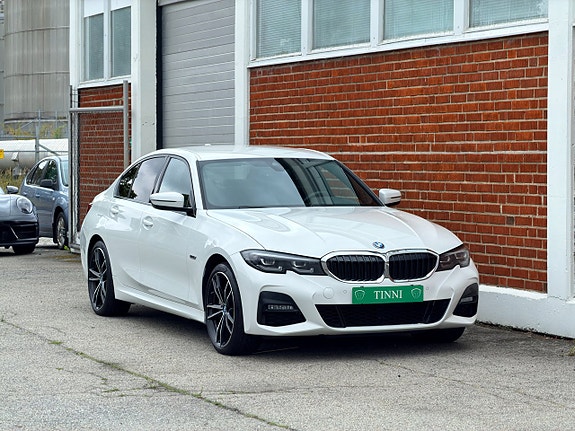 BMW 330e 9 of 19