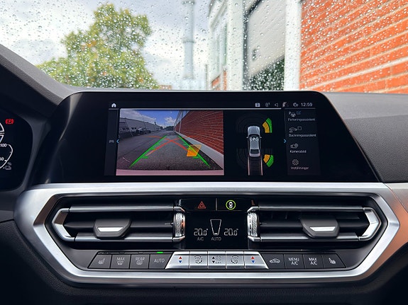 BMW 330e 17 of 19
