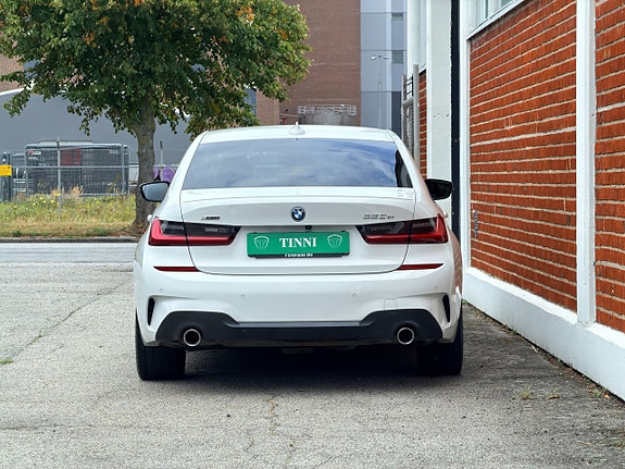 BMW 330e 4 of 19