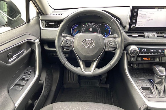 Toyota RAV4 11 of 21