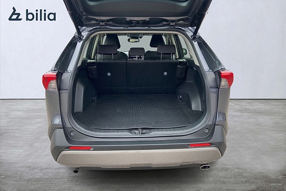 Toyota RAV4 12 of 21