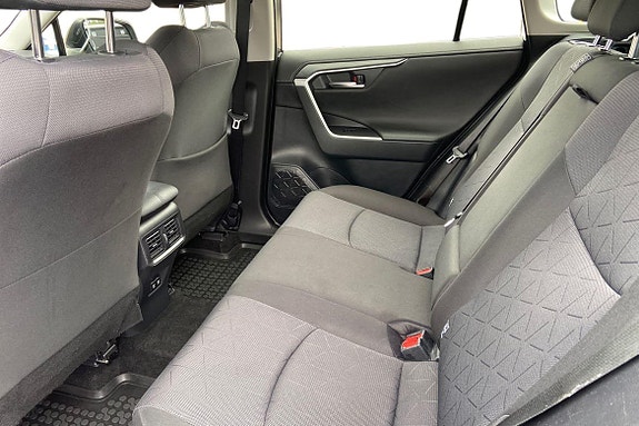 Toyota RAV4 13 of 21