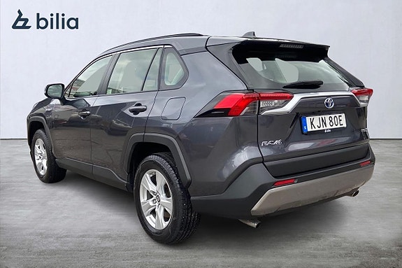 Toyota RAV4 2 of 21