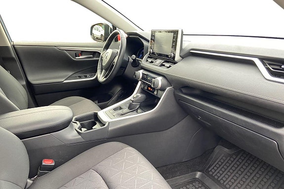 Toyota RAV4 7 of 21