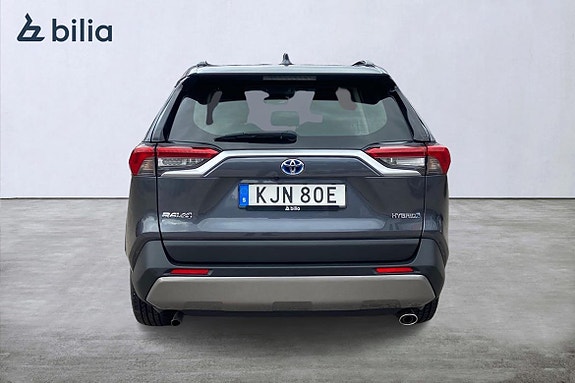 Toyota RAV4 5 of 21