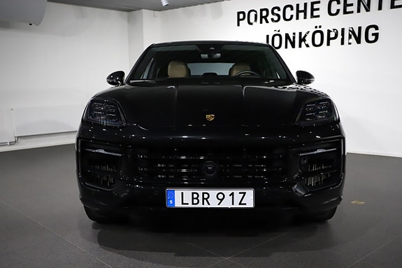 Porsche Cayenne 4 of 25