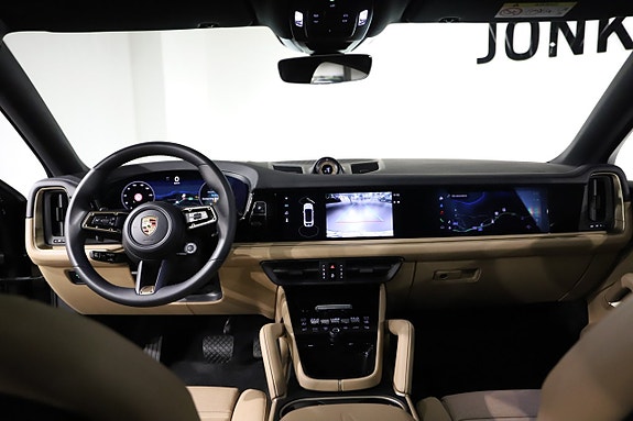 Porsche Cayenne 23 of 25