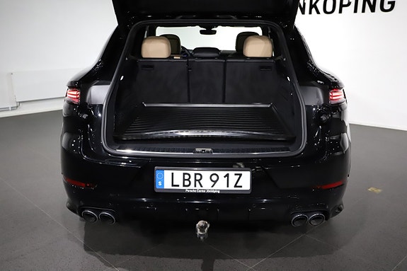 Porsche Cayenne 24 of 25