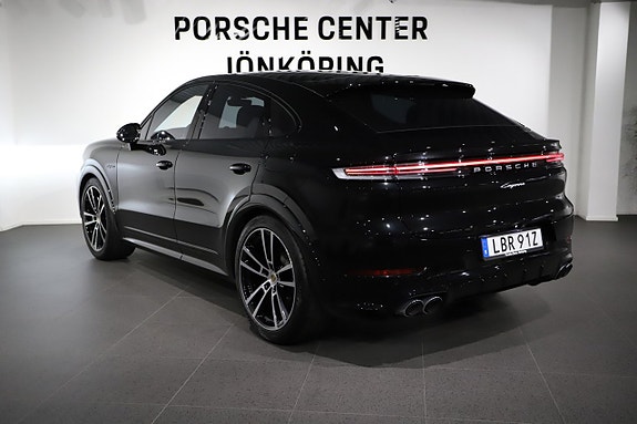 Porsche Cayenne 6 of 25