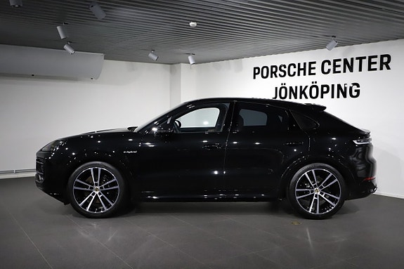 Porsche Cayenne 2 of 25
