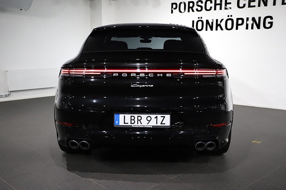 Porsche Cayenne 7 of 25