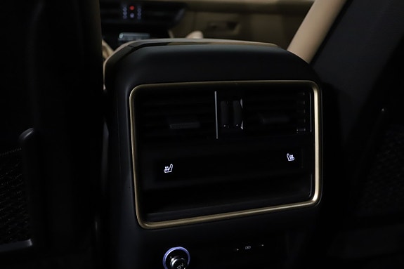 Porsche Cayenne 22 of 25