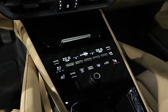 Porsche Cayenne 16 of 25