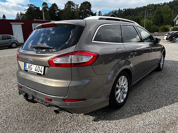 Ford Mondeo 3 of 9
