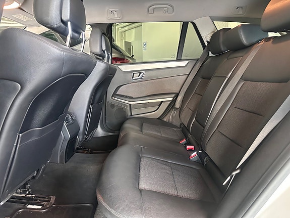 Mercedes-Benz E250 8 of 9
