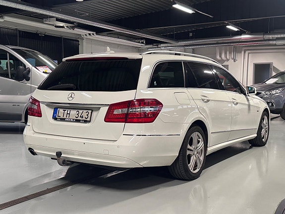 Mercedes-Benz E250 3 of 9