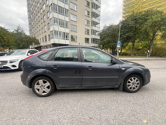 Ford Focus 3 of 6