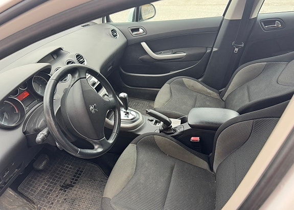 Peugeot 308 3 of 7
