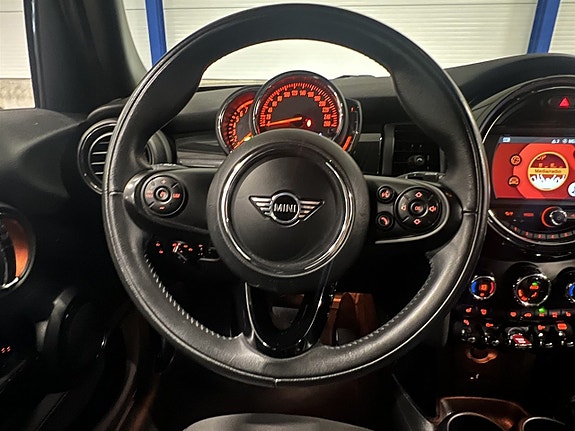 MINI Cooper 10 of 22