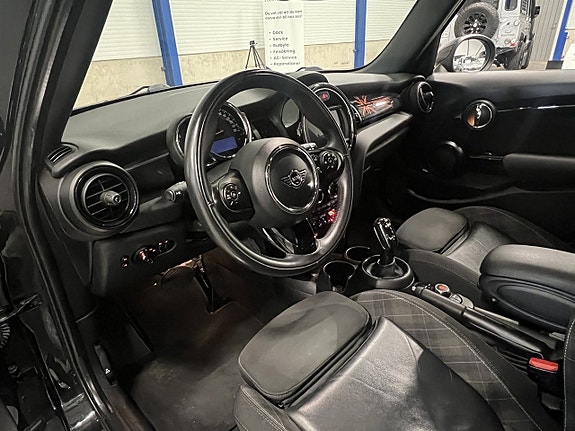 MINI Cooper 9 of 22