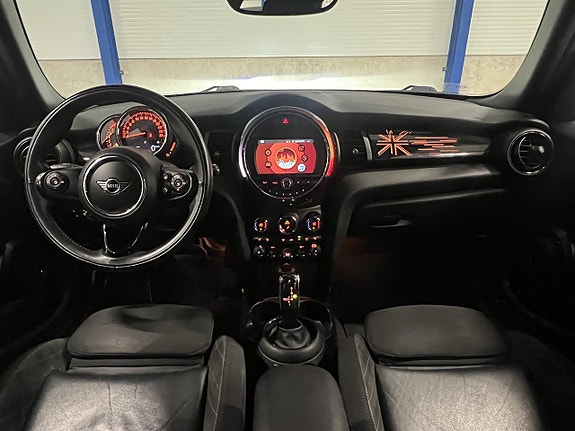 MINI Cooper 16 of 22