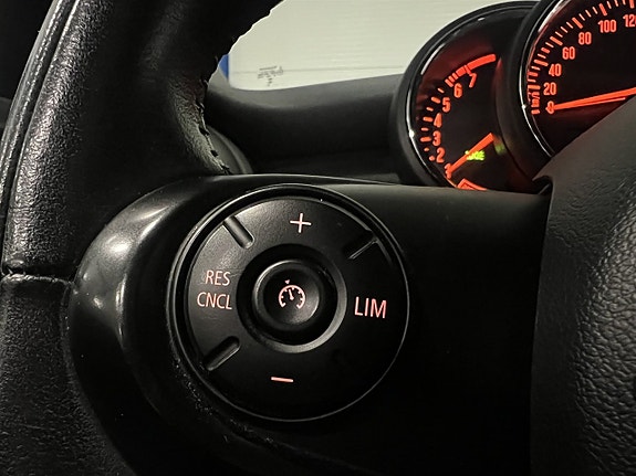 MINI Cooper 11 of 22