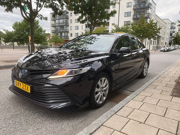 Toyota Camry 4 of 4