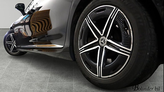 Mercedes-Benz EQE300 8 of 22