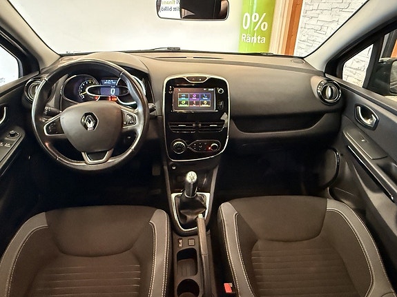 Renault Clio 15 of 18