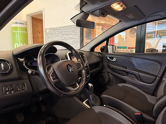 Renault Clio 12 of 18