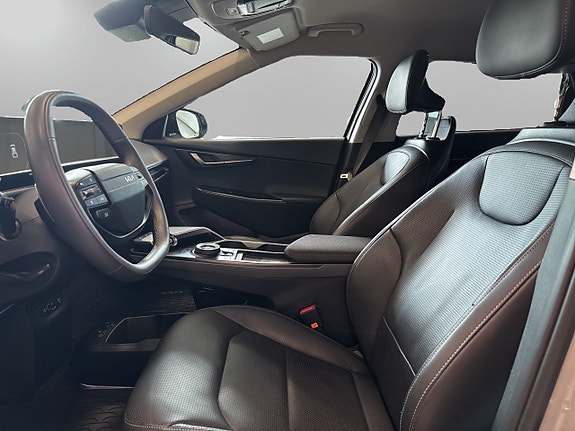 Kia EV6 8 of 14