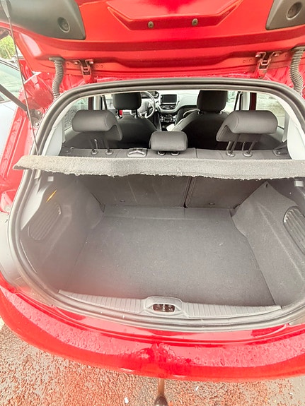 Peugeot 208 6 of 16