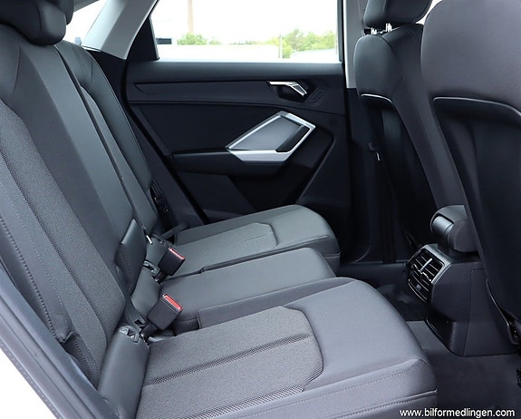 Audi Q3 7 of 22